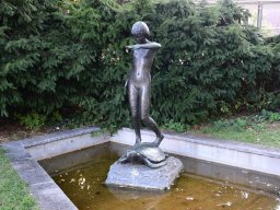 Maedchen-auf-Schildkroete-Ursula-Malbine-1960
